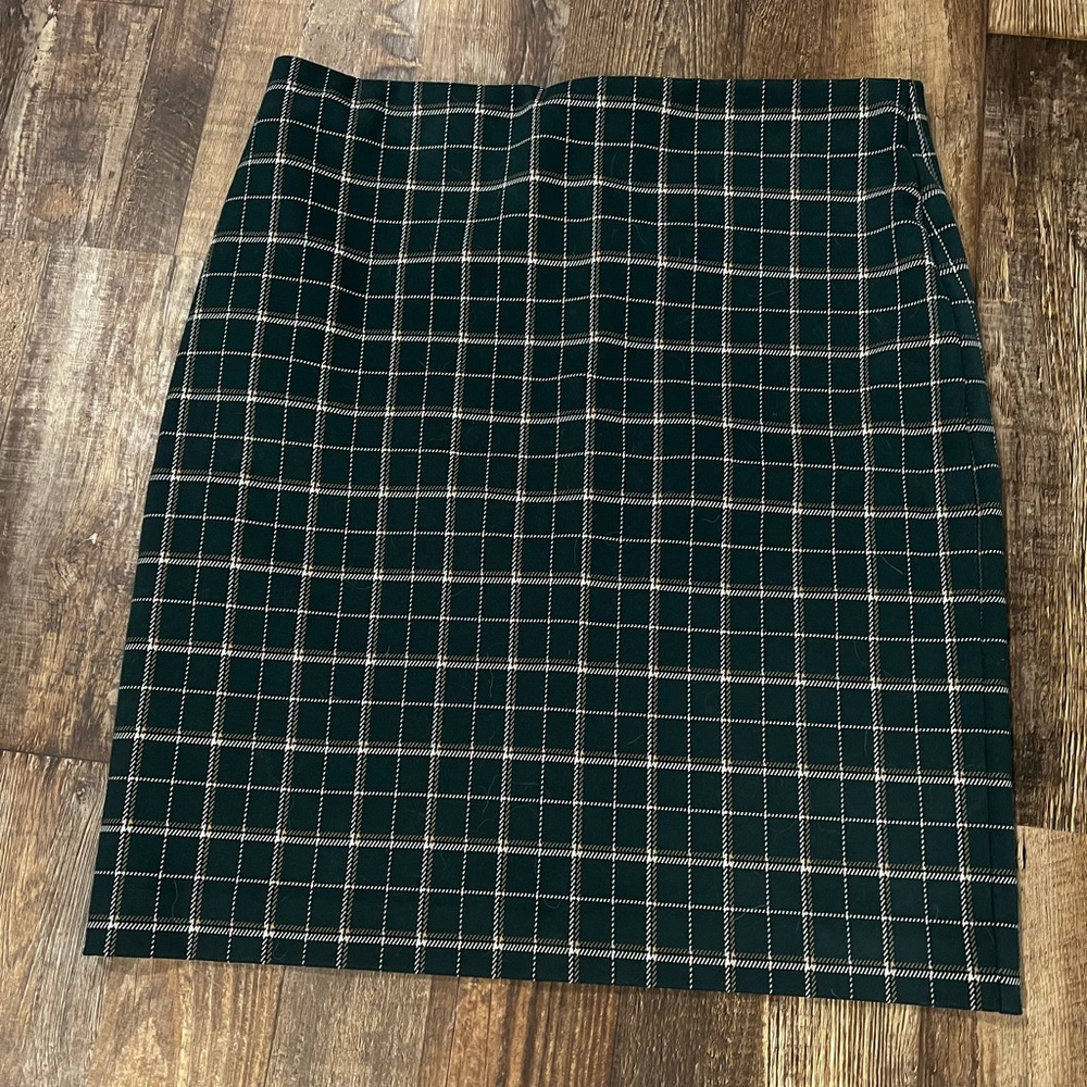 Ann Taylor pull on pencil skirt